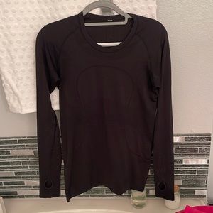 Lululemon long sleeve Swiftly Tech 8